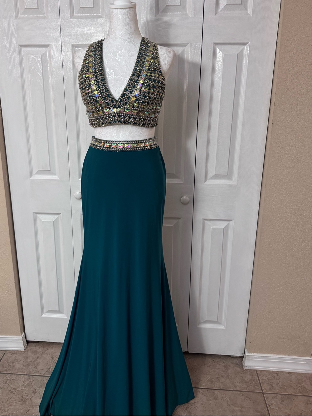 Madison James 15-182 Teal Beaded 2 Piece Prom Formal Gown Size 6